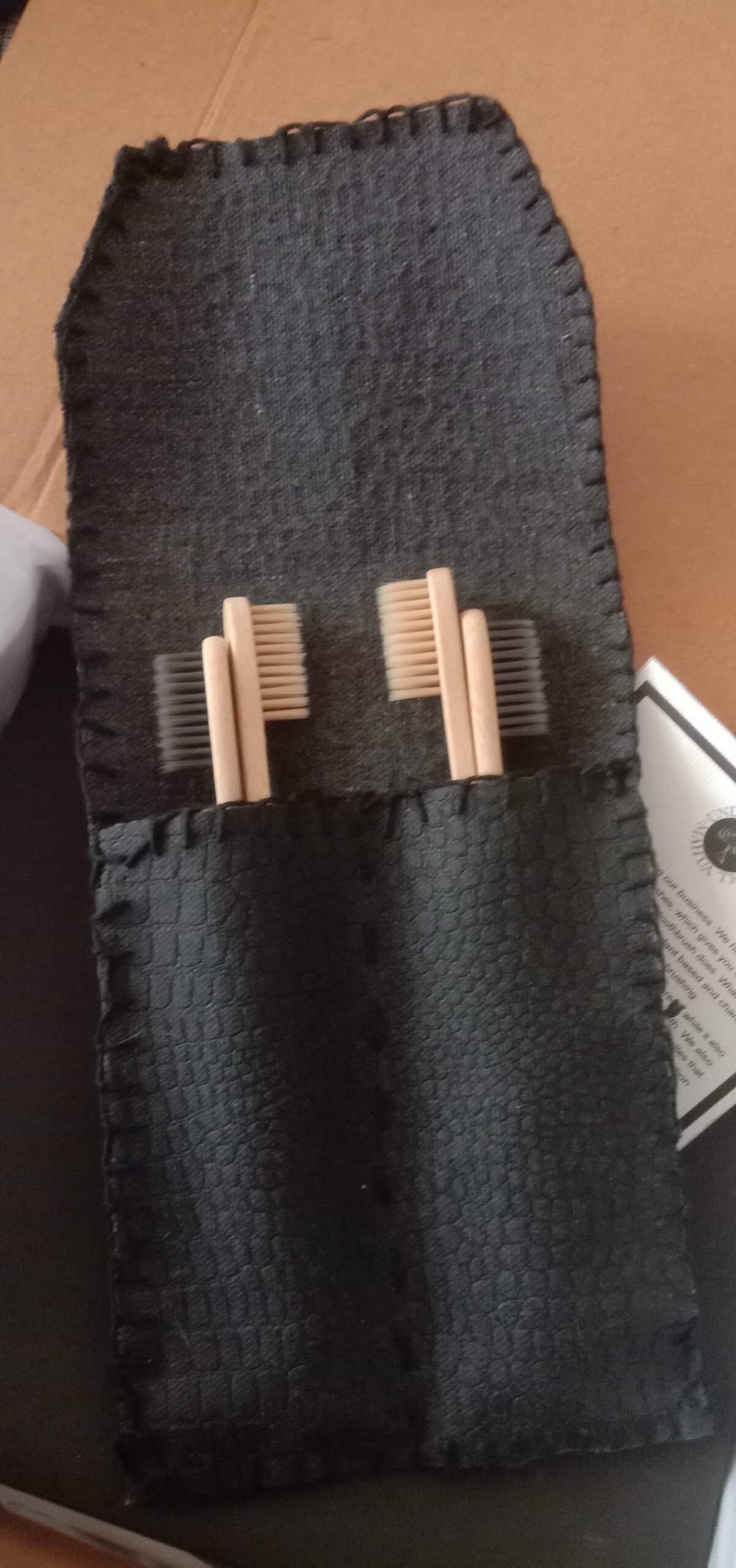 Double toothbrush pouch (black)